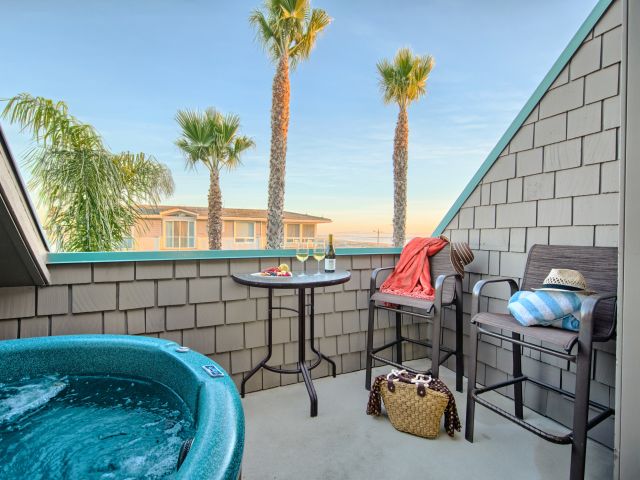 Private Pismo Beach hotel balcony with hot tub
